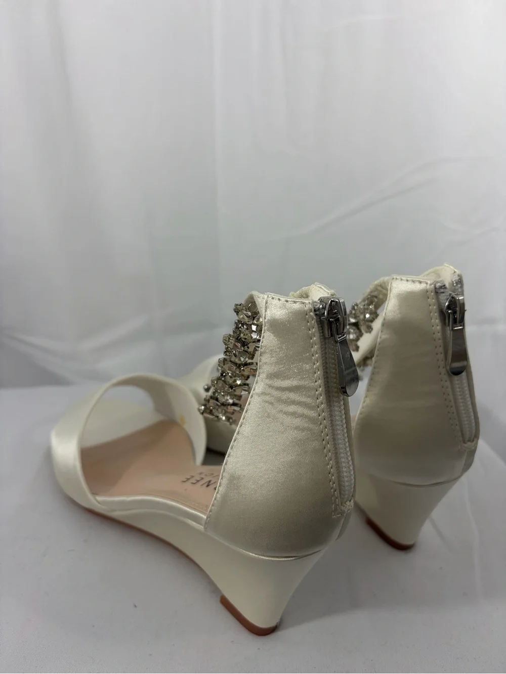 NWT Journee Women’s Size 8.5 Ivory Satin Open-Toe Bedazzled Wedge Sandals